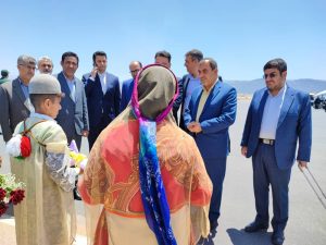 معاون وزیر و مدیران کل ستادی وزارت فرهنگ و ارشاد اسلامی وارد فرودگاه یاسوج شدند