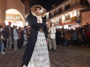 اجرای نمایش خیابانی «حکایت دردسرهای یک زندگی» در گچساران