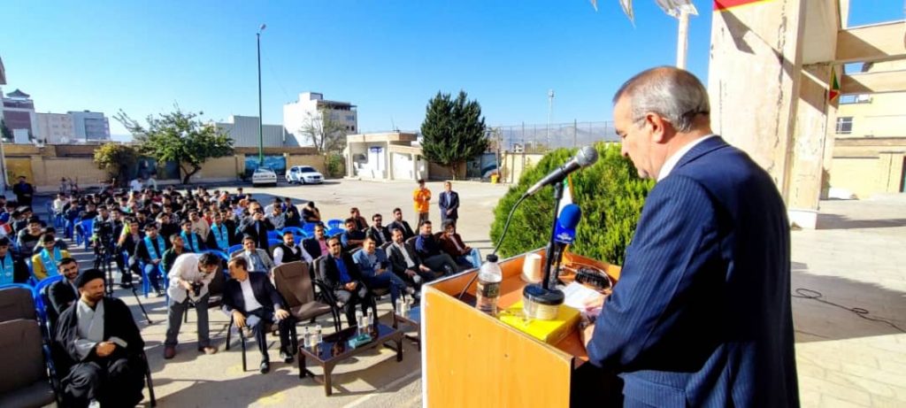 زنگ استکبارستیزی در مدارس با حضور استاندار نواخته شد