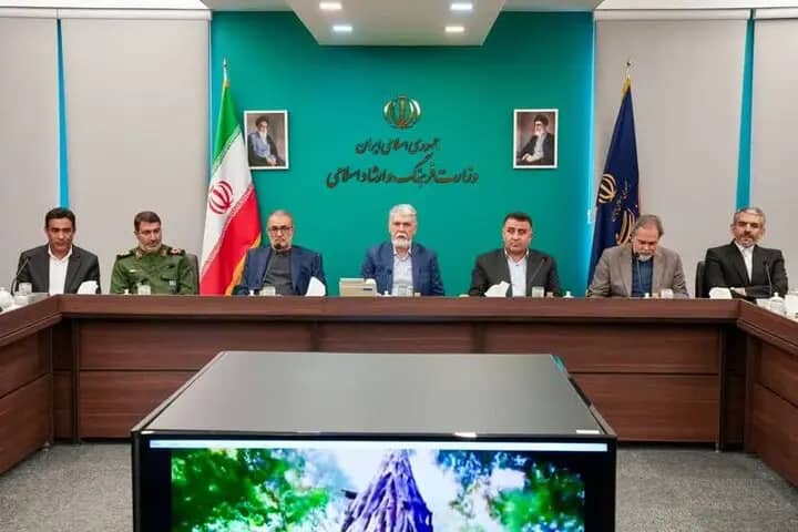 رشد و توسعه باید همراه با ماندگاری فرهنگ اسلامی و هویت بومی باشد